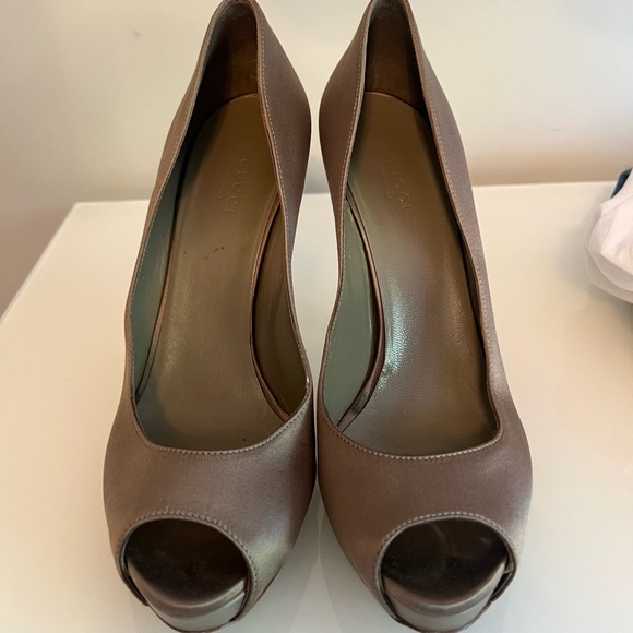 Gucci Satin Pumps - Picture 3 of 6
